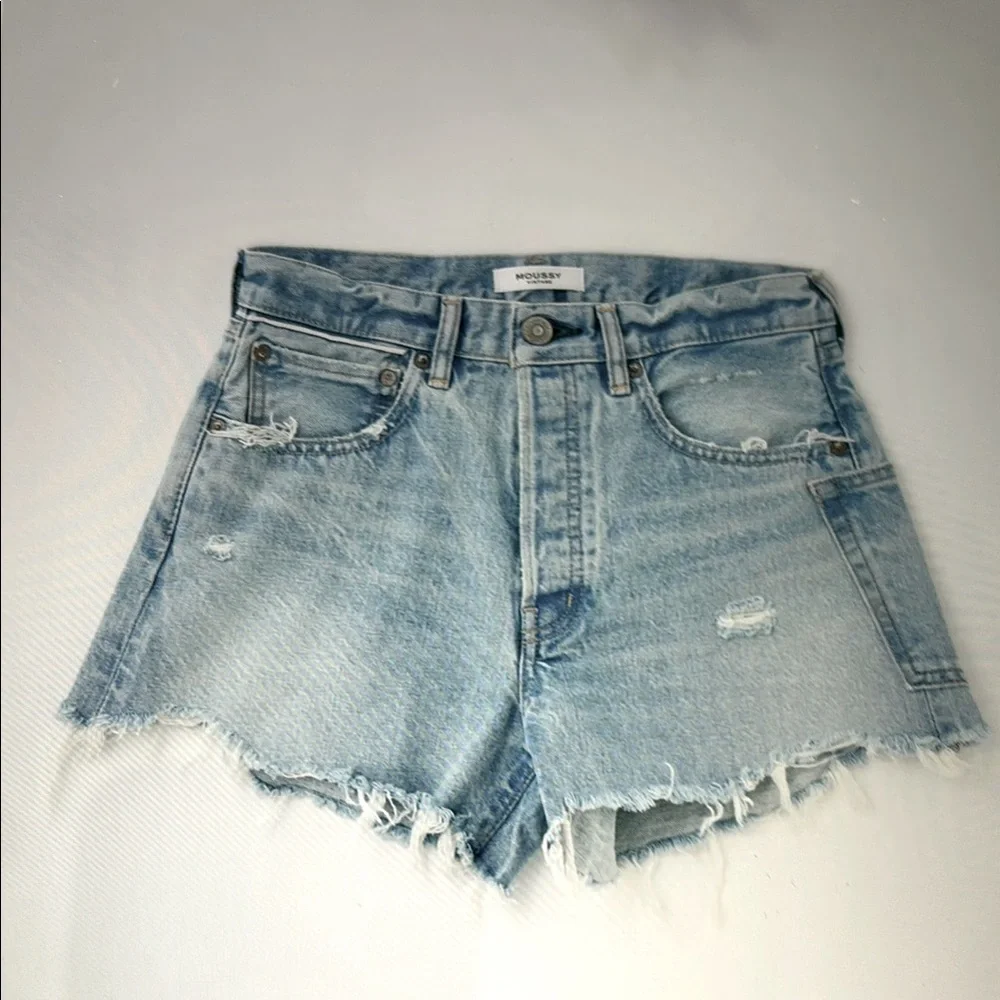 NWT Moussy Light Blue Frayed Jean Shorts - Picture 1 of 6